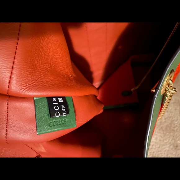 Gucci Medium Suede Rajah - Picture 9 of 10